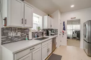 1911 Castaway Dr, Dallas, TX 75051 - Photo 9