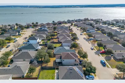 1911 Castaway Drive, Dallas, TX 75051 - Photo 37