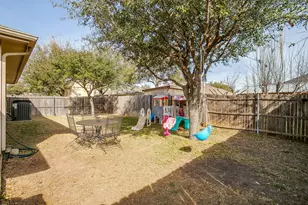 1911 Castaway Dr, Dallas, TX 75051 - Photo 33