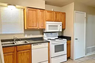 106 Monticello Dr, Waxahachie, TX 75165 - Photo 5