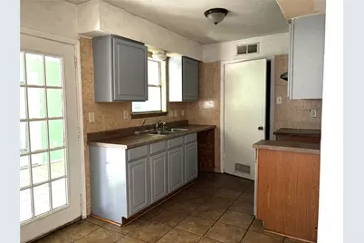 901 Meadow Mead Drive, Allen, TX 75002 - Photo 5