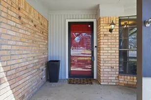 5001 Trails Edge Dr, Arlington, TX 76017 - Photo 3