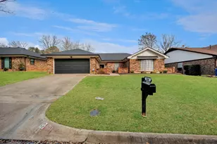 404 Mountainview Dr, Hurst, TX 76054 - Photo 1