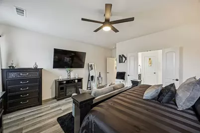 525 Meadow Springs Drive, Glenn Heights, TX 75154 - Photo 11