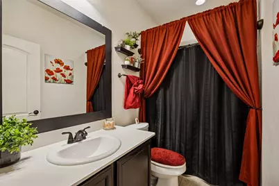 525 Meadow Springs Drive, Glenn Heights, TX 75154 - Photo 17