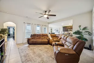 525 Meadow Springs Dr, Glenn Heights, TX 75154 - Photo 3