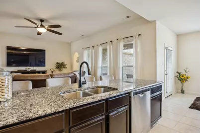 525 Meadow Springs Drive, Glenn Heights, TX 75154 - Photo 7