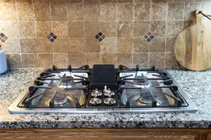 225 Buckingham Ave, Euless, TX 76040 - Photo 5