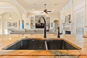 10701 Francis Dr, Waco, TX 76712 - Photo 13