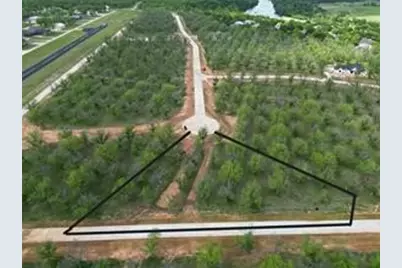 972 E Landings Drive, Granbury, TX 76049 - Photo 3