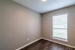 800 Treadwell Ct, Hurst, TX 76053 - Photo 11