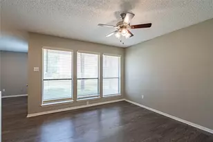 800 Treadwell Ct, Hurst, TX 76053 - Photo 7