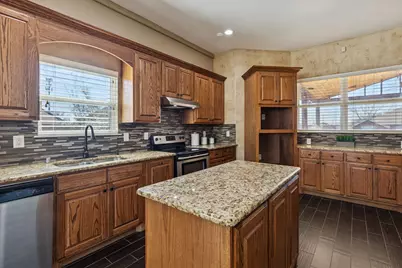 5834 Macgregor Drive, Garland, TX 75043 - Photo 9