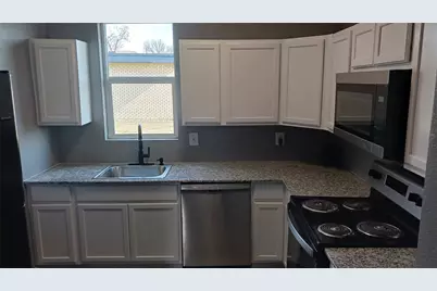 829 E Baltimore Avenue, Fort Worth, TX 76104 - Photo 5