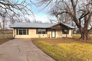 1000 S Andrea Dr, Mabank, TX 75147 - Photo 1