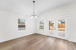 2434 Iroquois St, Dallas, TX 75212 - Photo 19