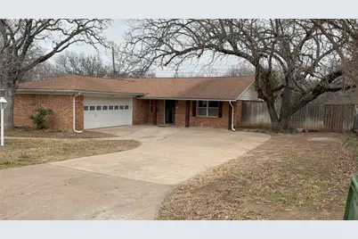 600 Travis Drive, Mineral Wells, TX 76067 - Photo 1