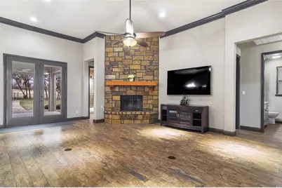 4620 Stoney Creek Court, Granbury, TX 76049 - Photo 5