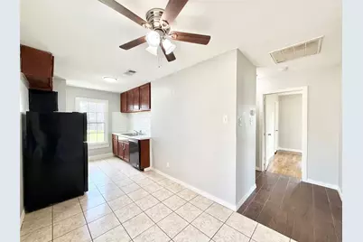 4813 Sandage Avenue, Fort Worth, TX 76115 - Photo 9