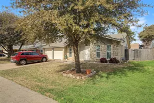 2009 Charleston Dr, Bedford, TX 76022 - Photo 3