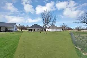 617 Lanai Cir, Runaway Bay, TX 76426 - Photo 33