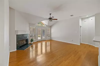 2402 Crockett Court, Grapevine, TX 76051 - Photo 9