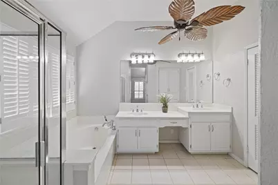 2402 Crockett Court, Grapevine, TX 76051 - Photo 19