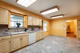 5731 Mona Ln, Dallas, TX 75236 - Photo 5