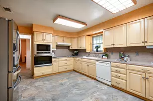 5731 Mona Ln, Dallas, TX 75236 - Photo 3