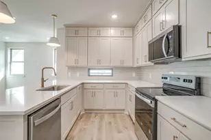 408 Foch St, Fort Worth, TX 76107 - Photo 11