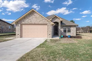 1021 N Maple St, Muenster, TX 76252 - Photo 1