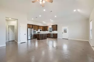 1021 N Maple St, Muenster, TX 76252 - Photo 3