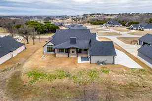 456 Acorn Trl, Granbury, TX 76049 - Photo 3