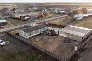 819 Hoss Rd, Sanger, TX 76266 - Photo 37