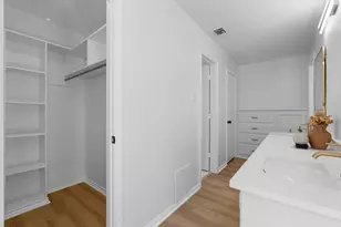 2414 Postbridge Rd, Grand Prairie, TX 75050 - Photo 17