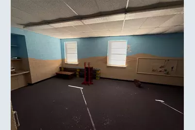 213 N Burnett Avenue, Denison, TX 75020 - Photo 9