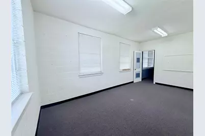 213 N Burnett Avenue, Denison, TX 75020 - Photo 9