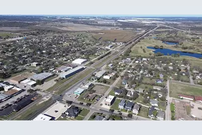 209 E 10th Street, Ferris, TX 75125 - Photo 3