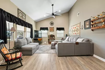 6819 Evergreen Court, Weatherford, TX 76087 - Photo 5