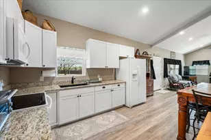 6819 Evergreen Ct, Weatherford, TX 76087 - Photo 11