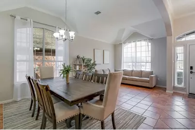 124 Stonecreek Drive, Irving, TX 75063 - Photo 5