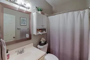 124 Stonecreek Dr, Irving, TX 75063 - Photo 25