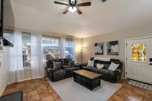 124 Stonecreek Dr, Irving, TX 75063 - Photo 15