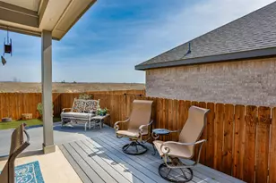 622 Juneau St, Gainesville, TX 76240 - Photo 5