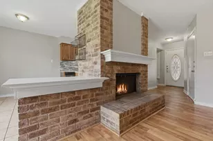 825 W Embercrest Dr, Arlington, TX 76017 - Photo 9