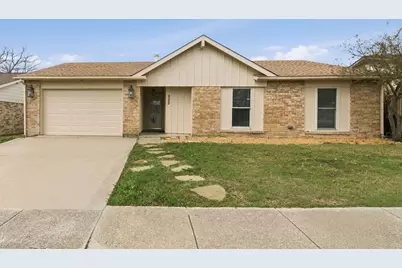 825 W Embercrest Drive, Arlington, TX 76017 - Photo 1