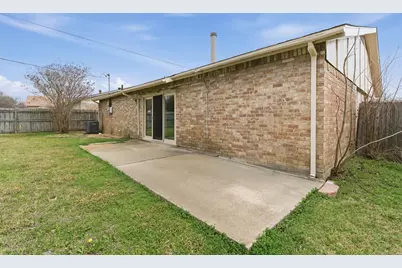 825 W Embercrest Drive, Arlington, TX 76017 - Photo 33