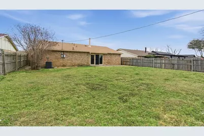 825 W Embercrest Drive, Arlington, TX 76017 - Photo 35