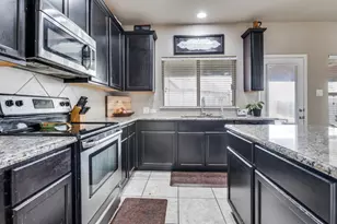 5808 Windy Meadow Ln, Grand Prairie, TX 75052 - Photo 7