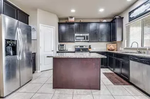 5808 Windy Meadow Ln, Grand Prairie, TX 75052 - Photo 5